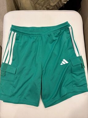 Adidas Green Tiro Cargo Shorts Men’s Large NWOT